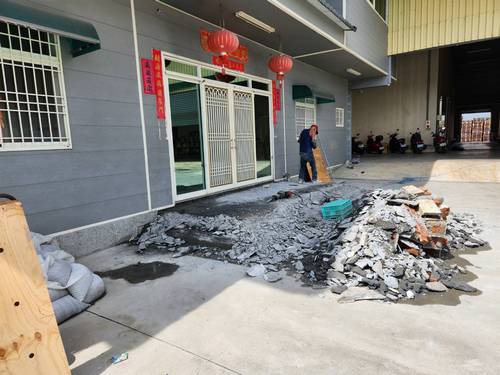 北港路門面階梯修改，泥作工程 磁磚工程