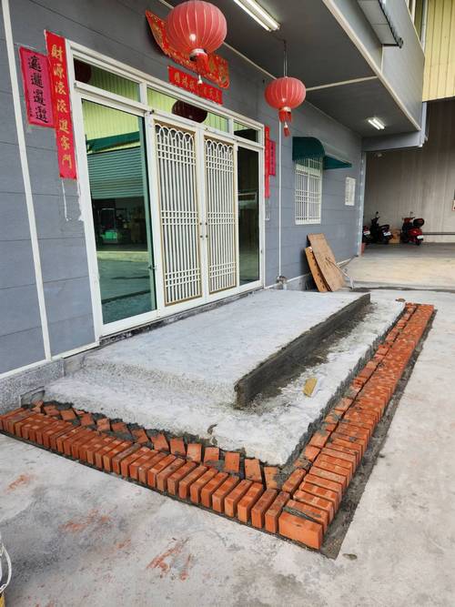 北港路門面階梯修改，泥作工程 磁磚工程