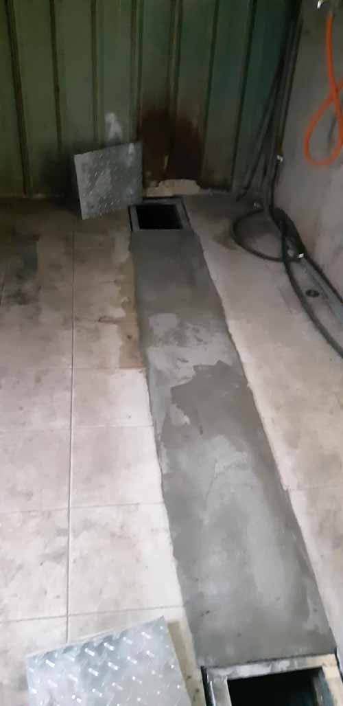 友愛路​ 整修工程，泥作工程 磁磚工程