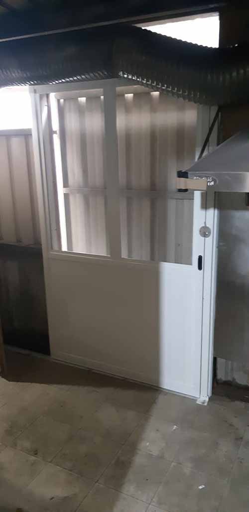 友愛路​ 整修工程，泥作工程 磁磚工程