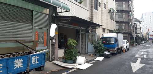嘉義北門街捲門拆除、落地窗更換，泥作工程 磁磚工程