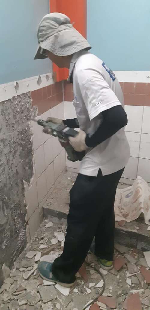 嘉年華KTV浴廁翻修，泥作工程 磁磚工程