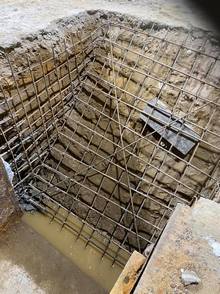 頭橋工業區 機坑斜坡，泥作工程 磁磚工程