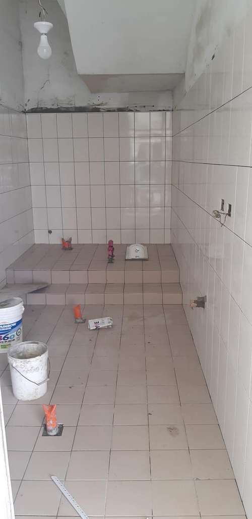 內角工地,舊牆面清潔、泥作打底